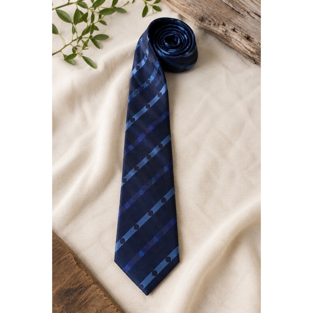 Bugatchi Made in Italy Silk‎ Tie Navy Blue Geometric Paisley Pattern 100% Silk